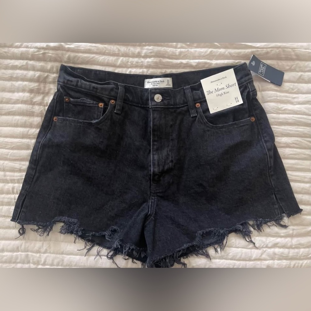 Abercrombie & Fitch High Rise Mom Shorts. Size 31/12. 
Black/washout color.